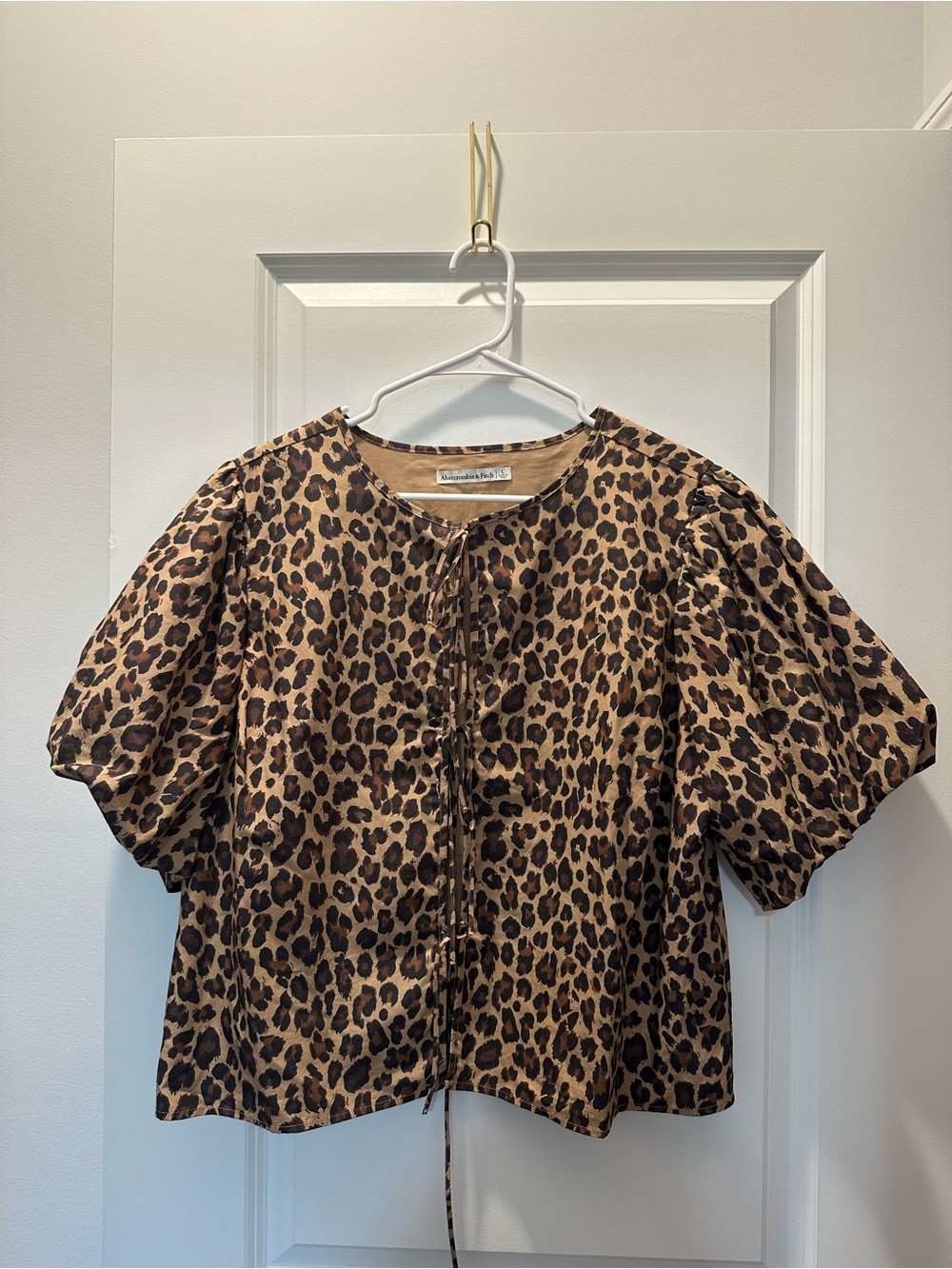 Abercrombie & Fitch Leopard Print Puff Sleeve Top - Brown size Large